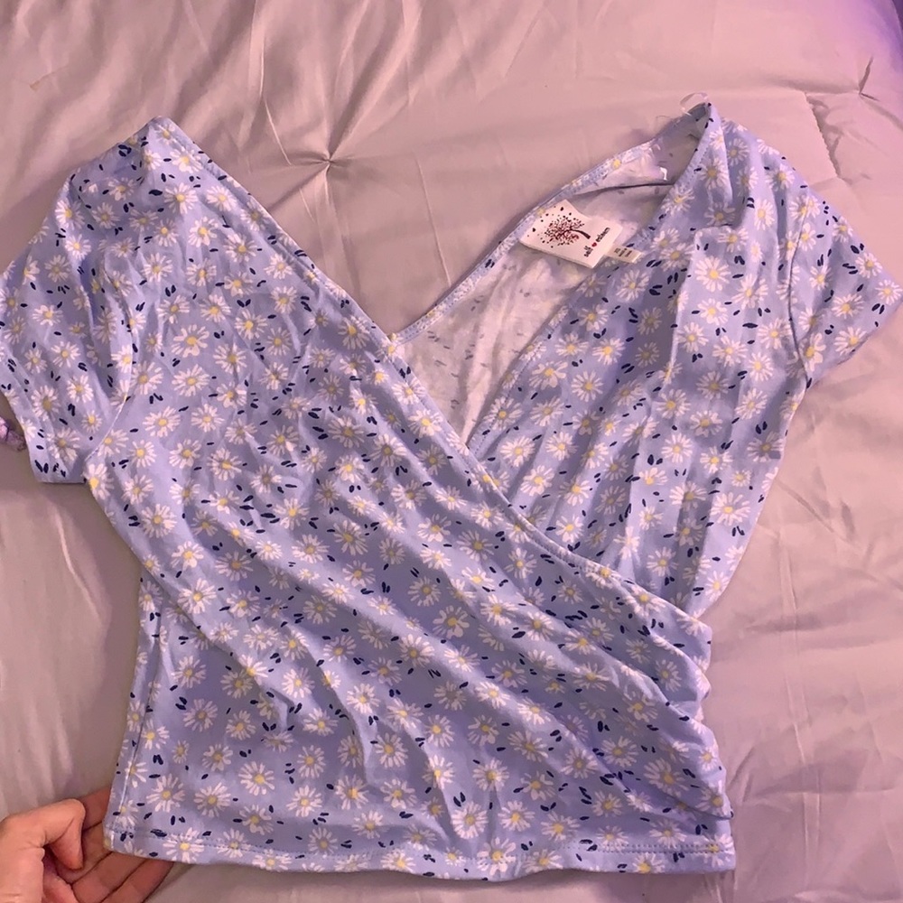 daisy print baby blue wrap top